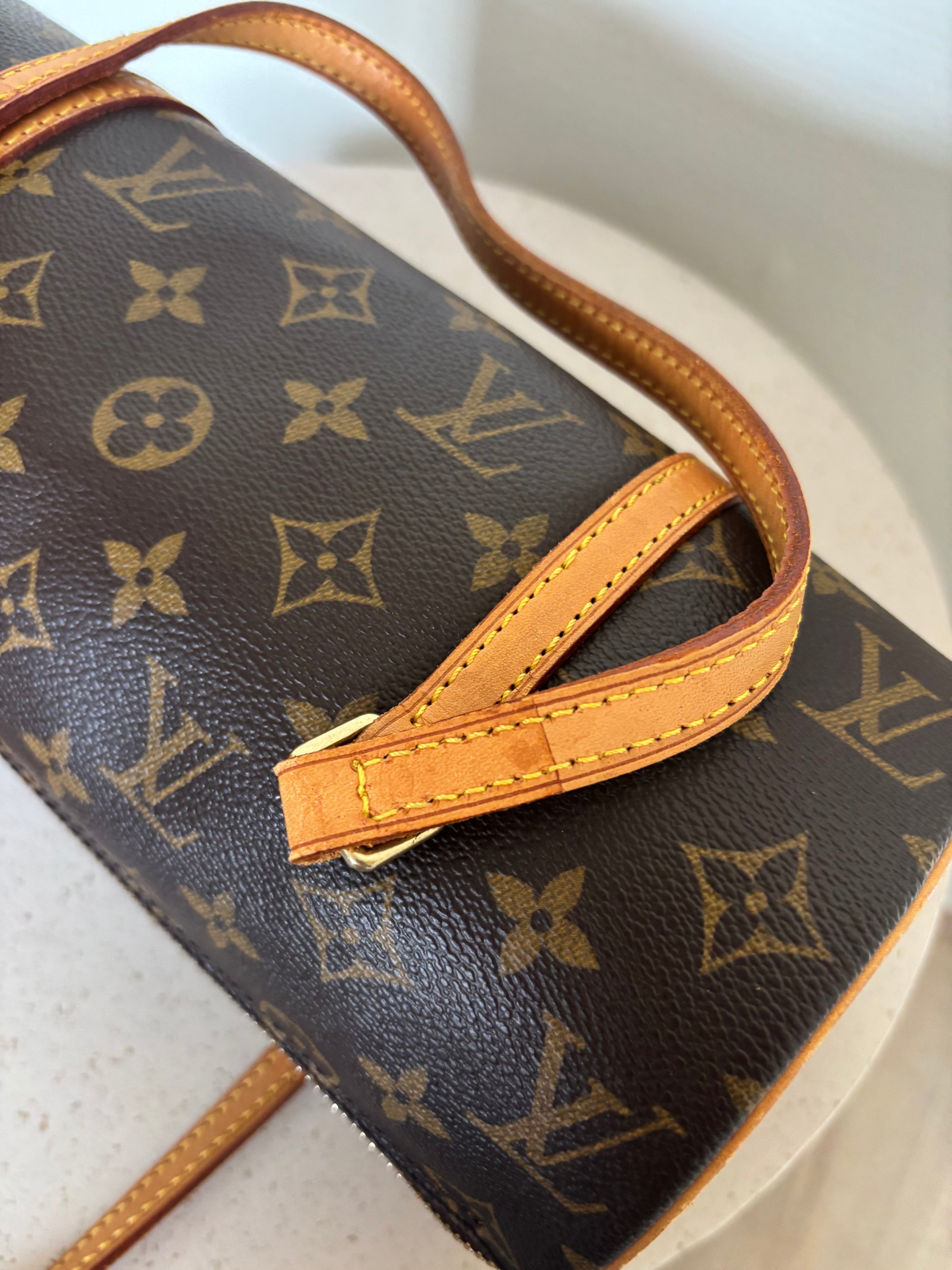Louis Vuitton Papillon 26