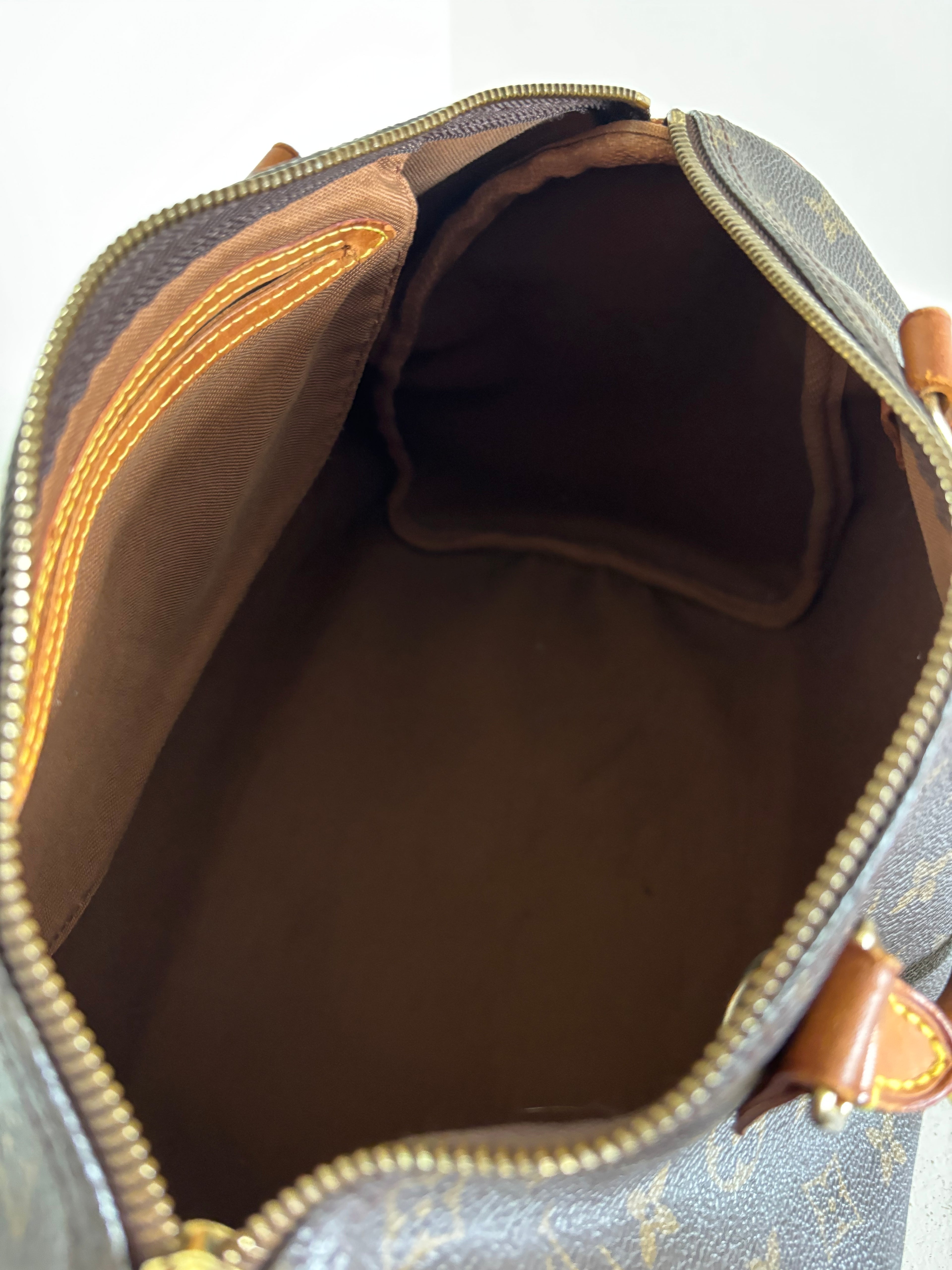 Louis Vuitton Speedy 30