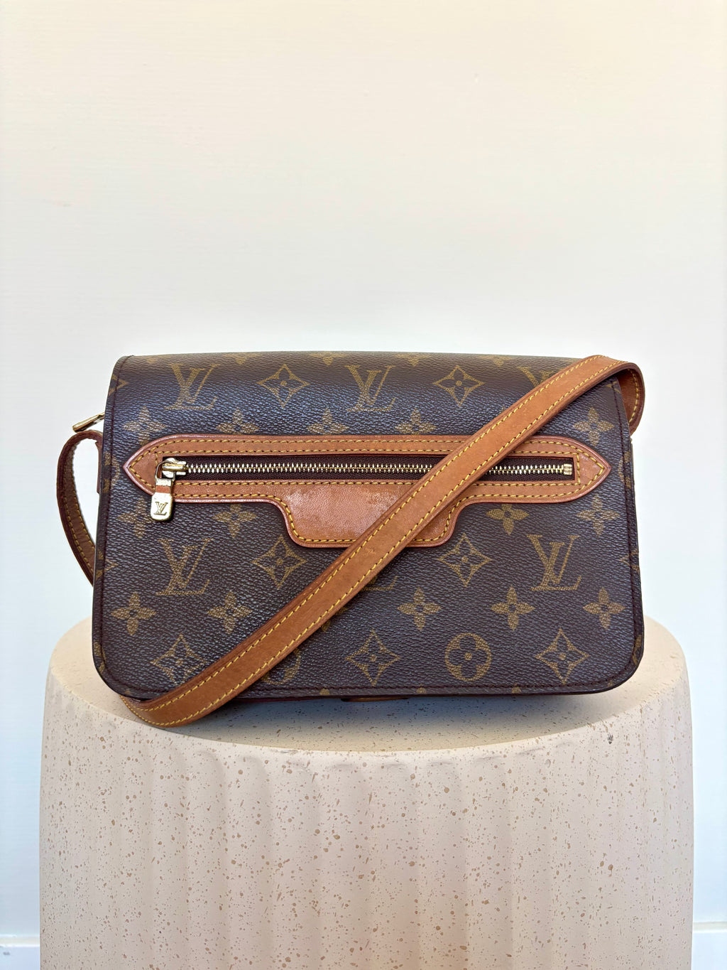 Louis Vuitton St. Germain 24