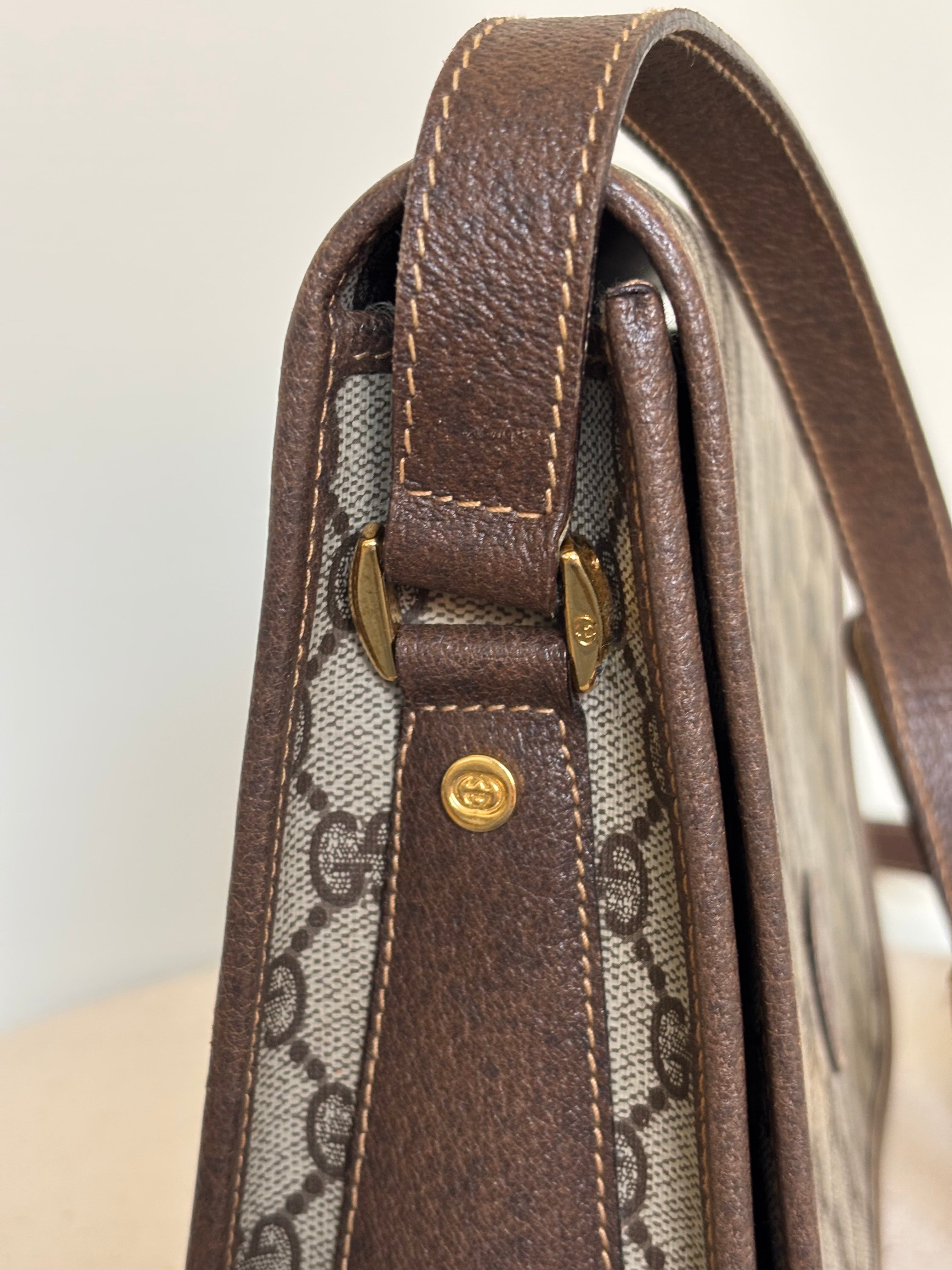 Vintage Gucci GG Supreme Crossbody