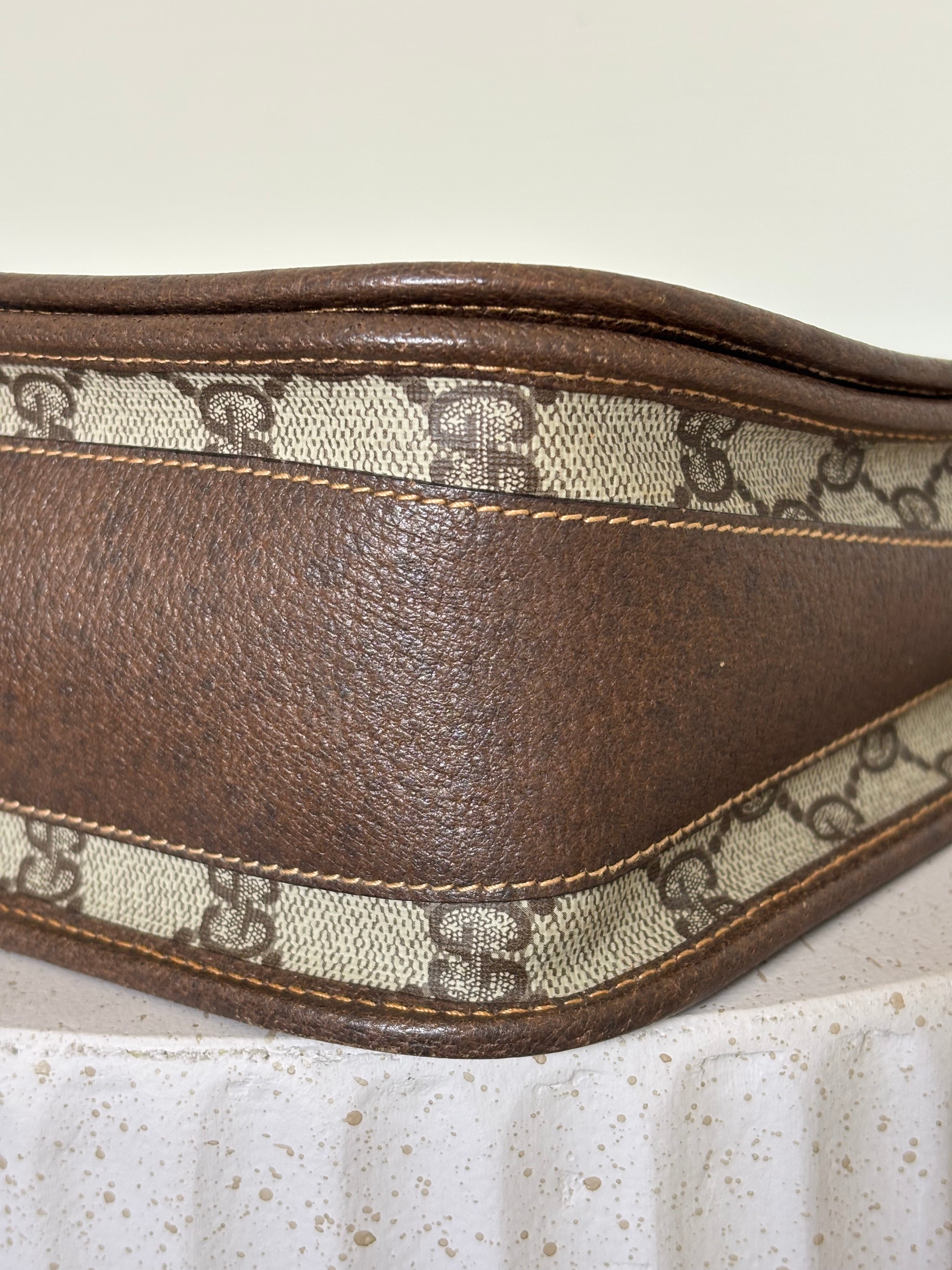 Vintage Gucci GG Supreme Crossbody