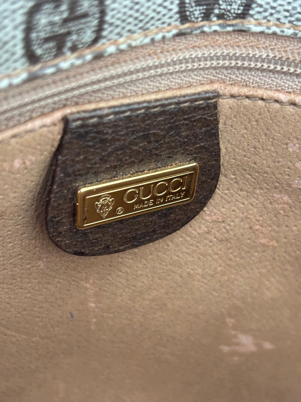 Vintage Gucci GG Supreme Crossbody