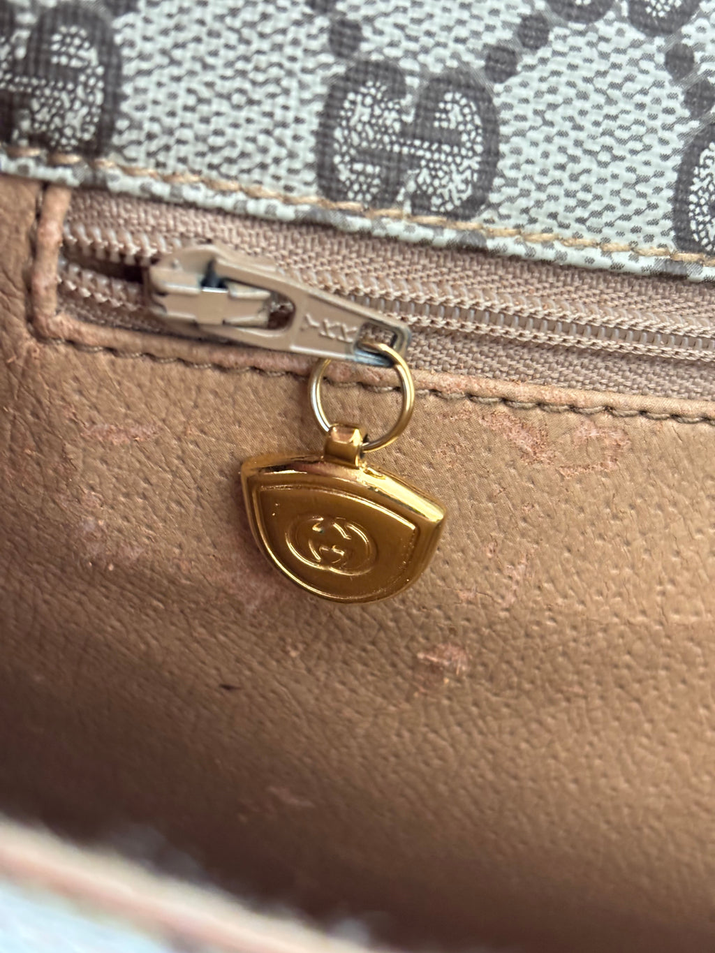 Vintage Gucci GG Supreme Crossbody