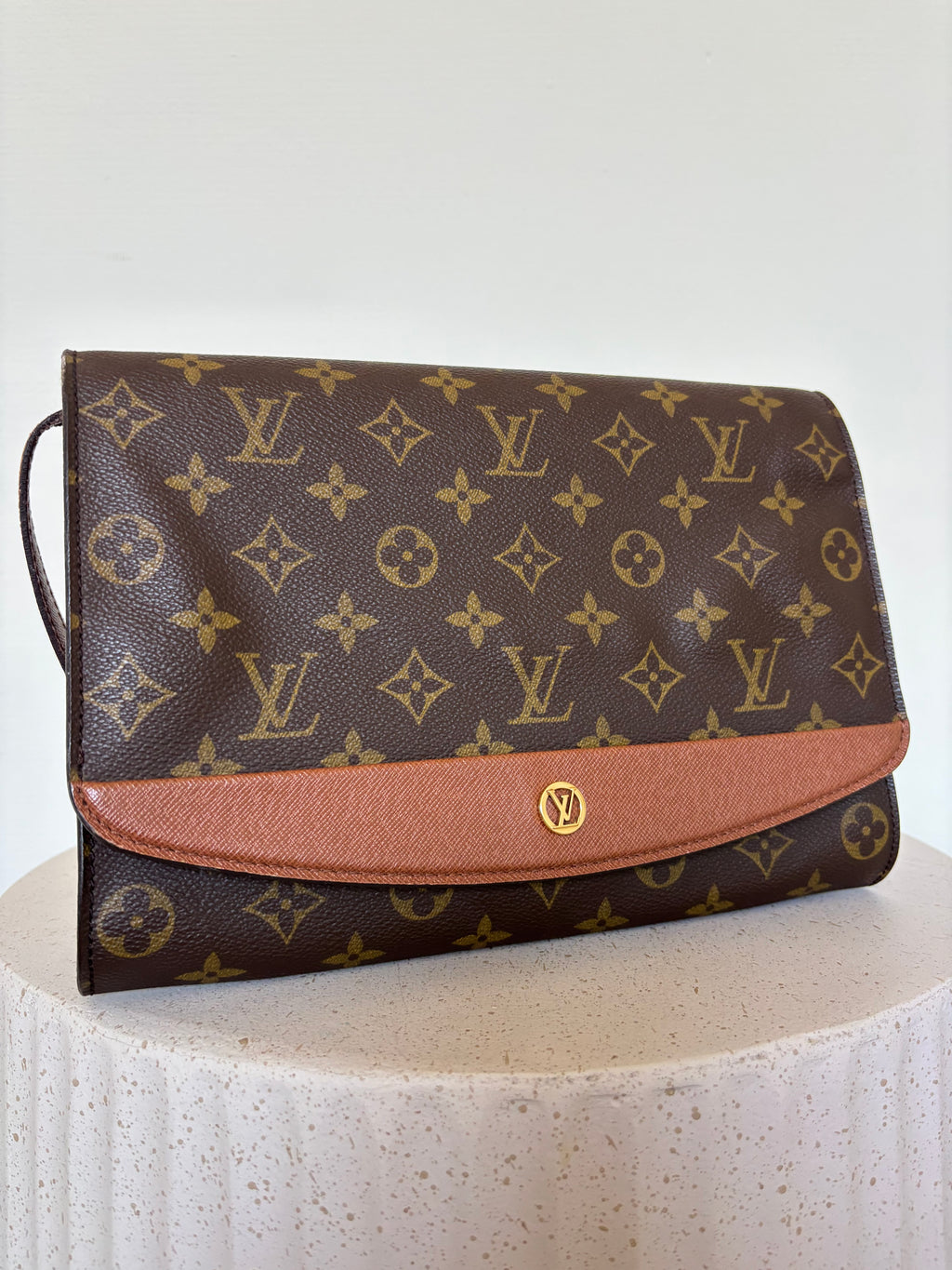 Louis Vuitton Pochette Bordeaux