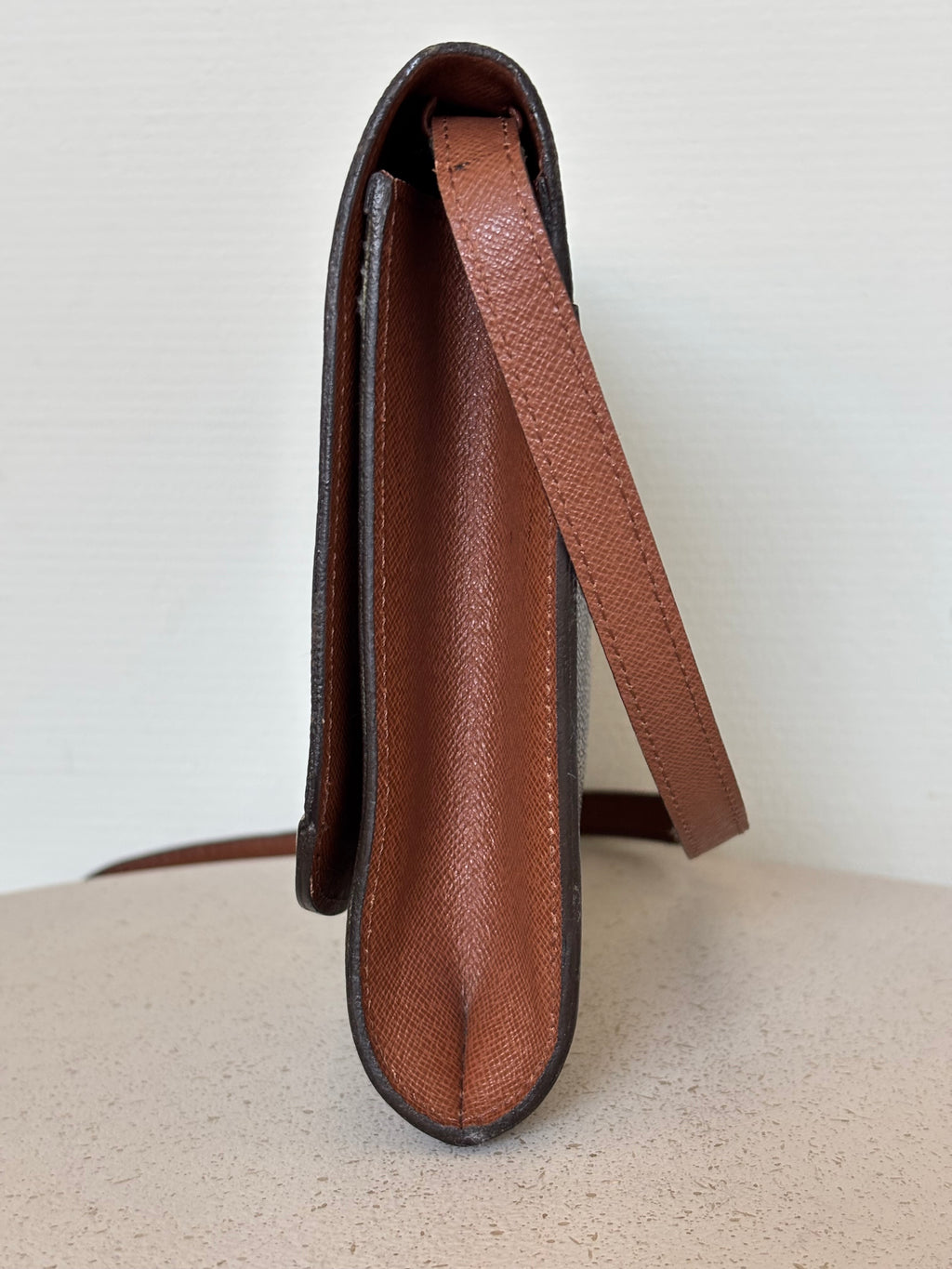 Louis Vuitton Pochette Bordeaux