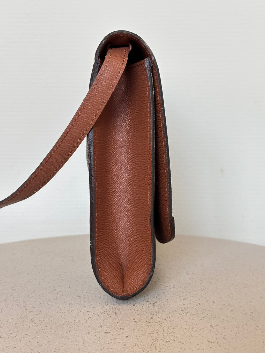 Louis Vuitton Pochette Bordeaux
