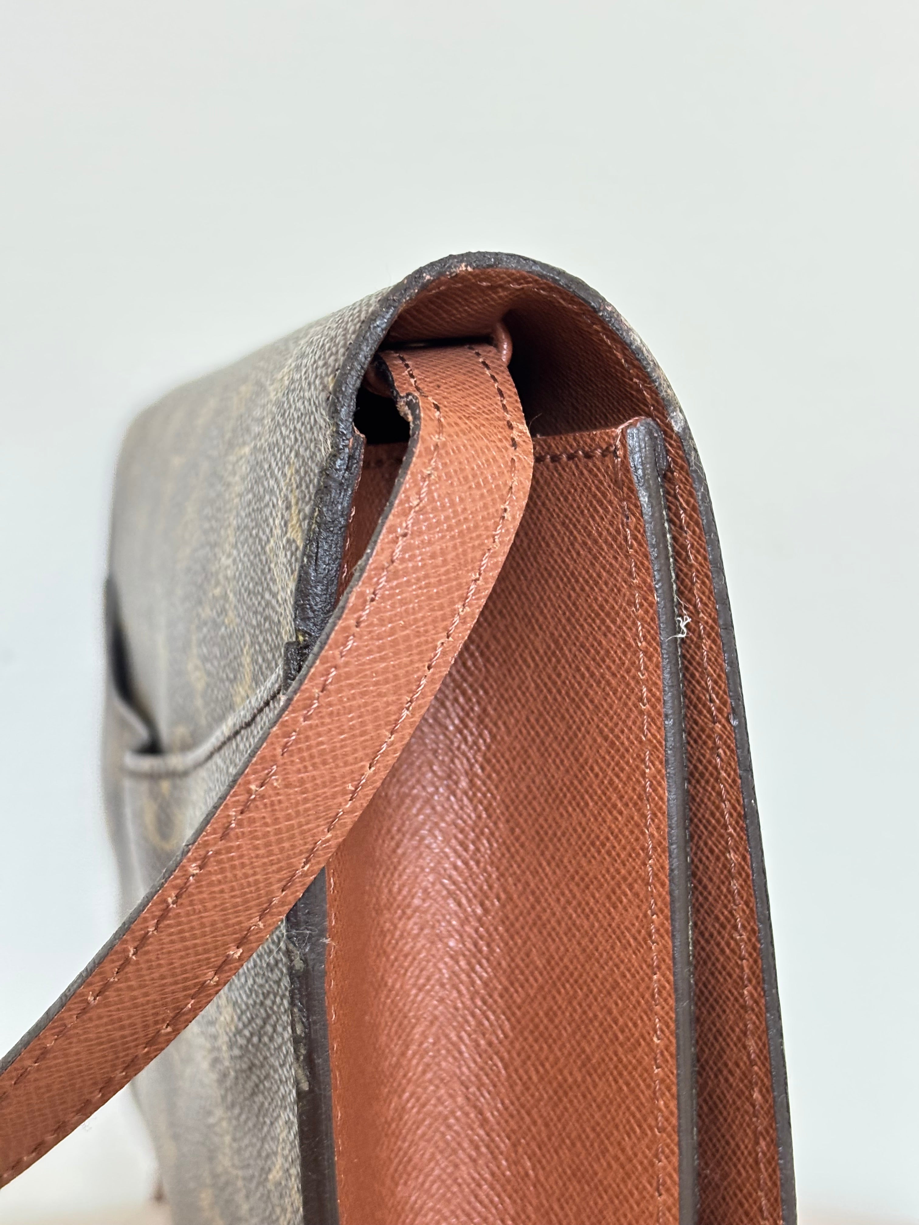 Louis Vuitton Pochette Bordeaux