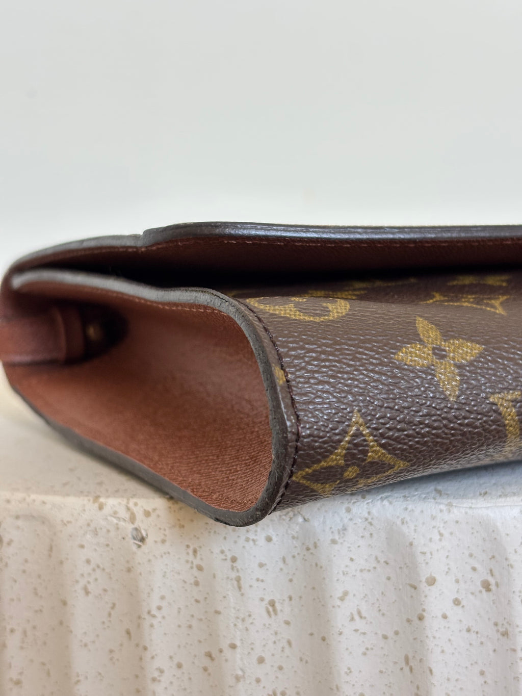 Louis Vuitton Pochette Bordeaux