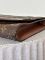 Louis Vuitton Pochette Bordeaux