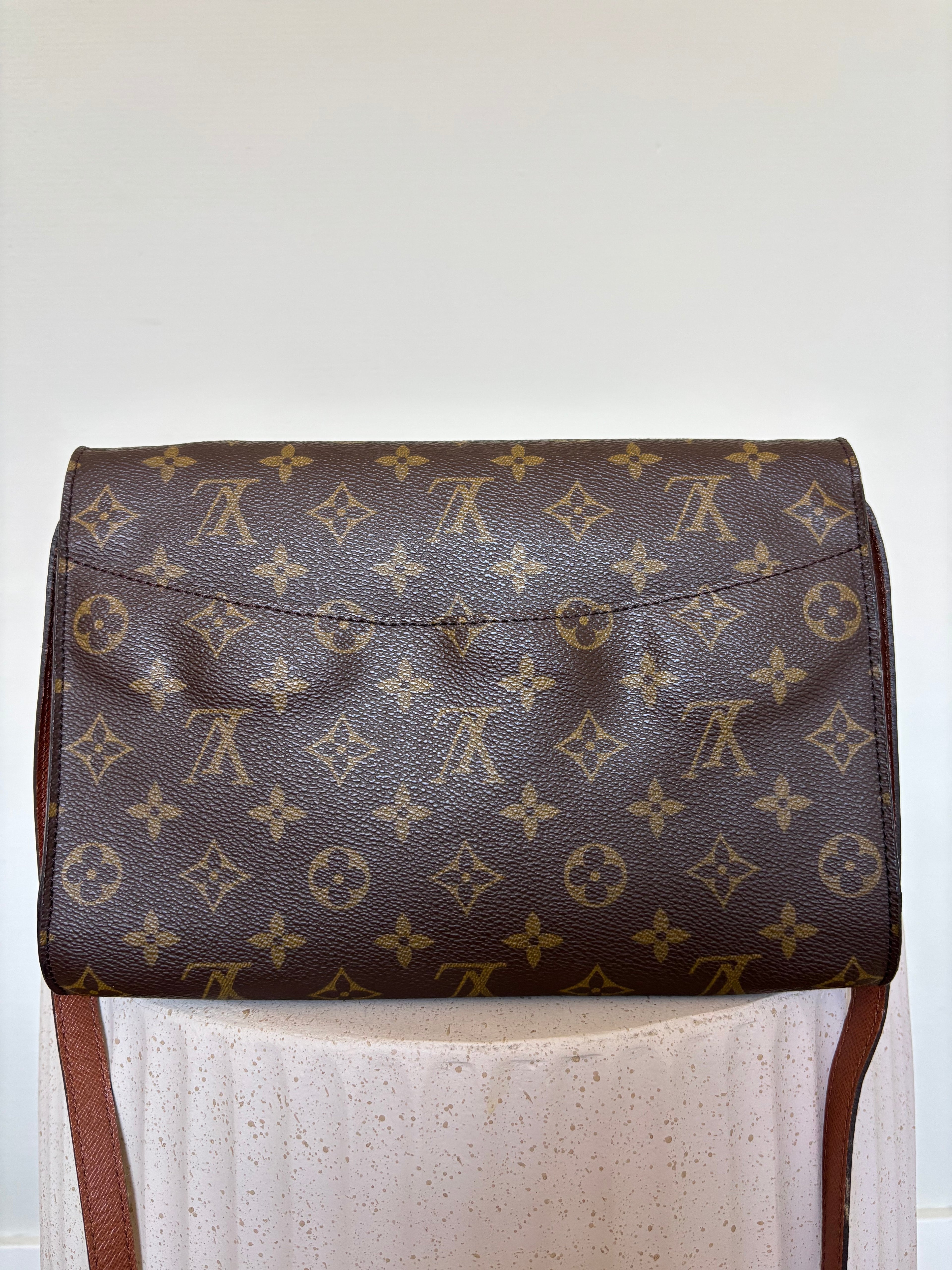 Louis Vuitton Pochette Bordeaux