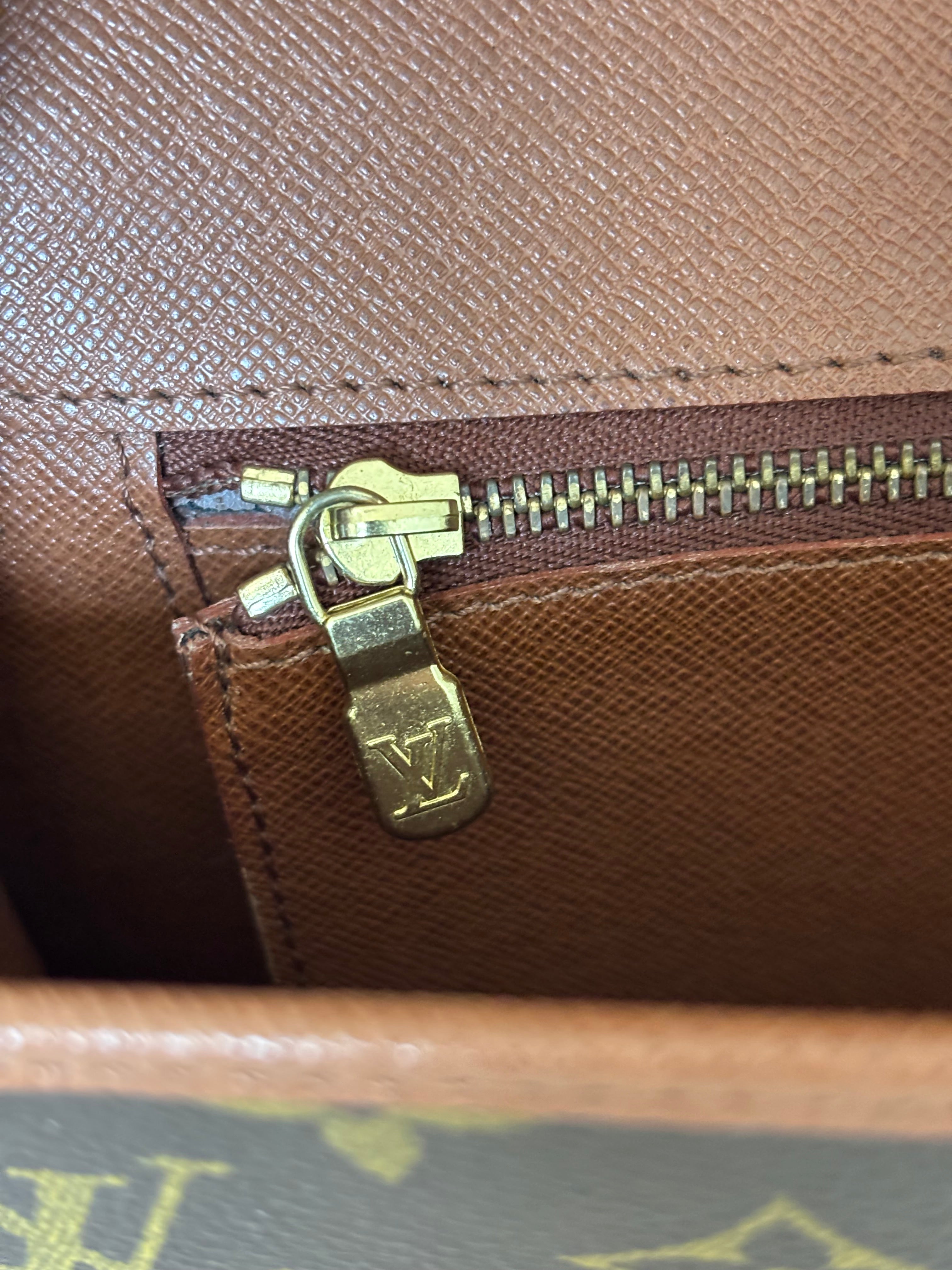 Louis Vuitton Pochette Bordeaux