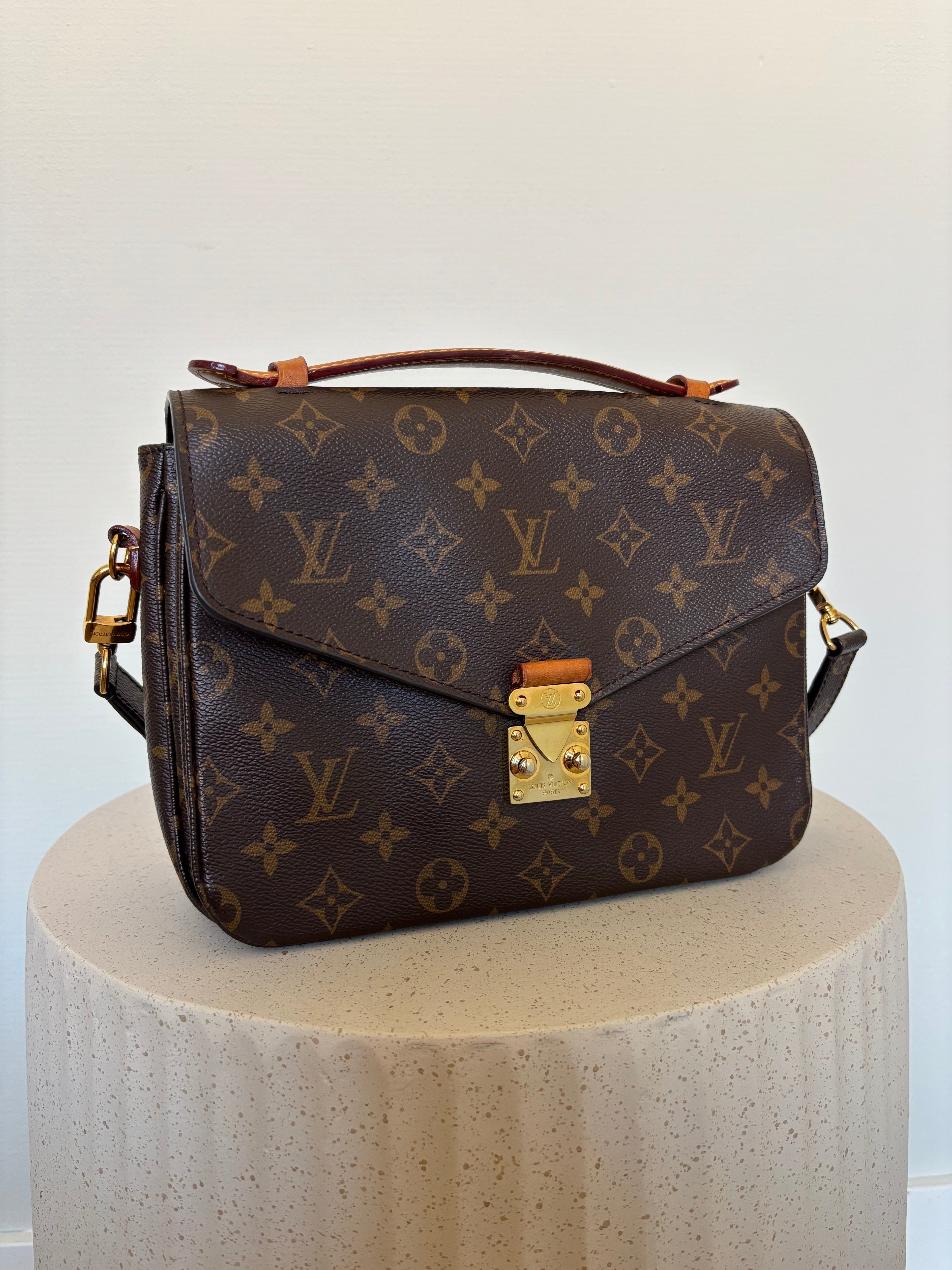 Louis Vuitton Pochette Métis