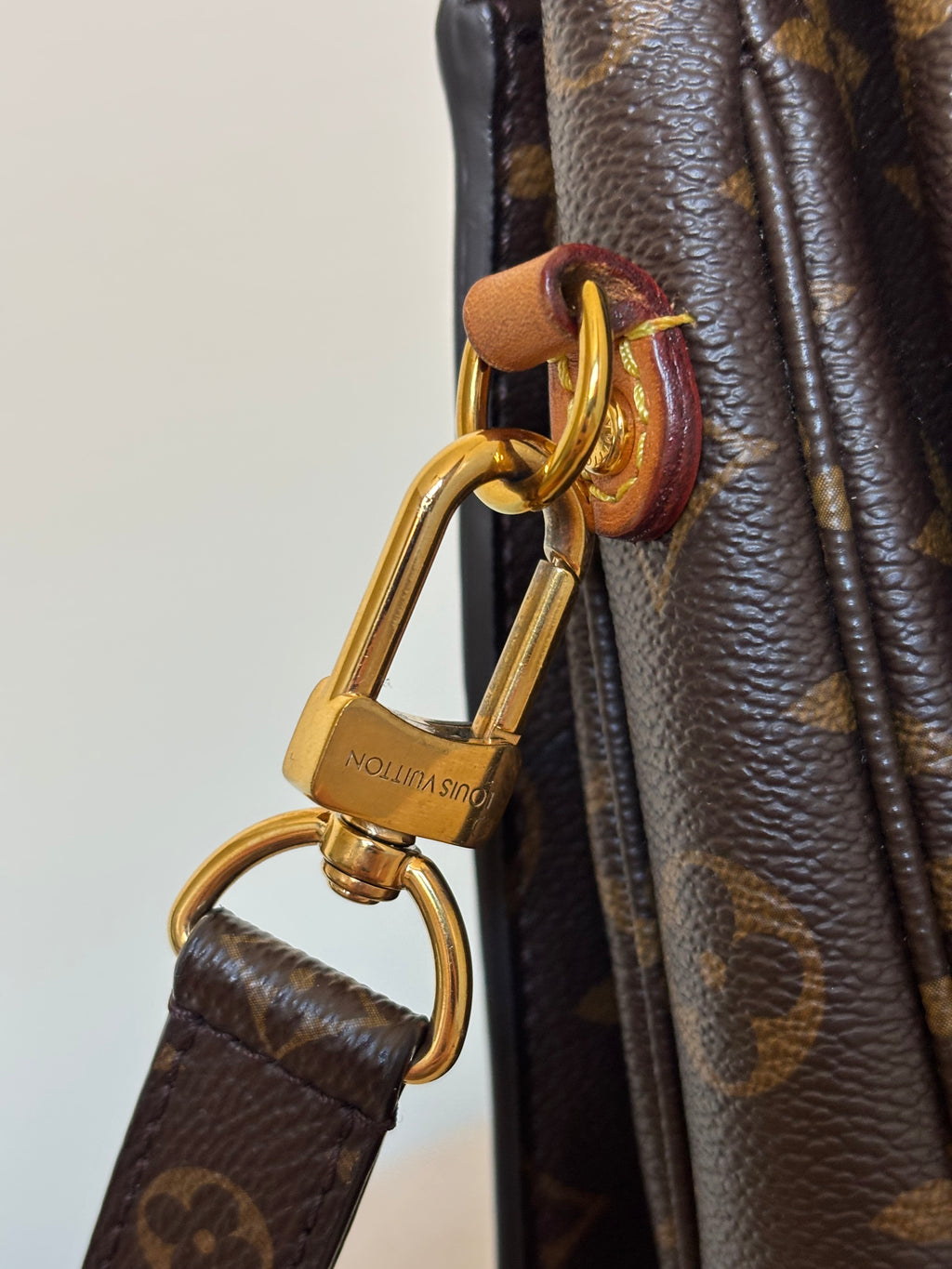 Louis Vuitton Pochette Métis