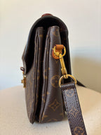 Louis Vuitton Pochette Métis