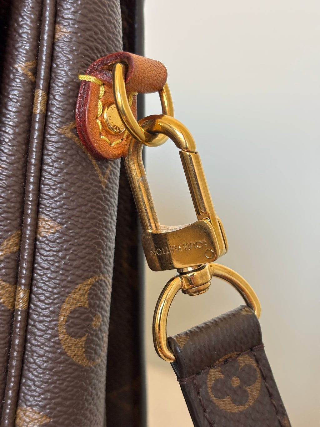 Louis Vuitton Pochette Métis